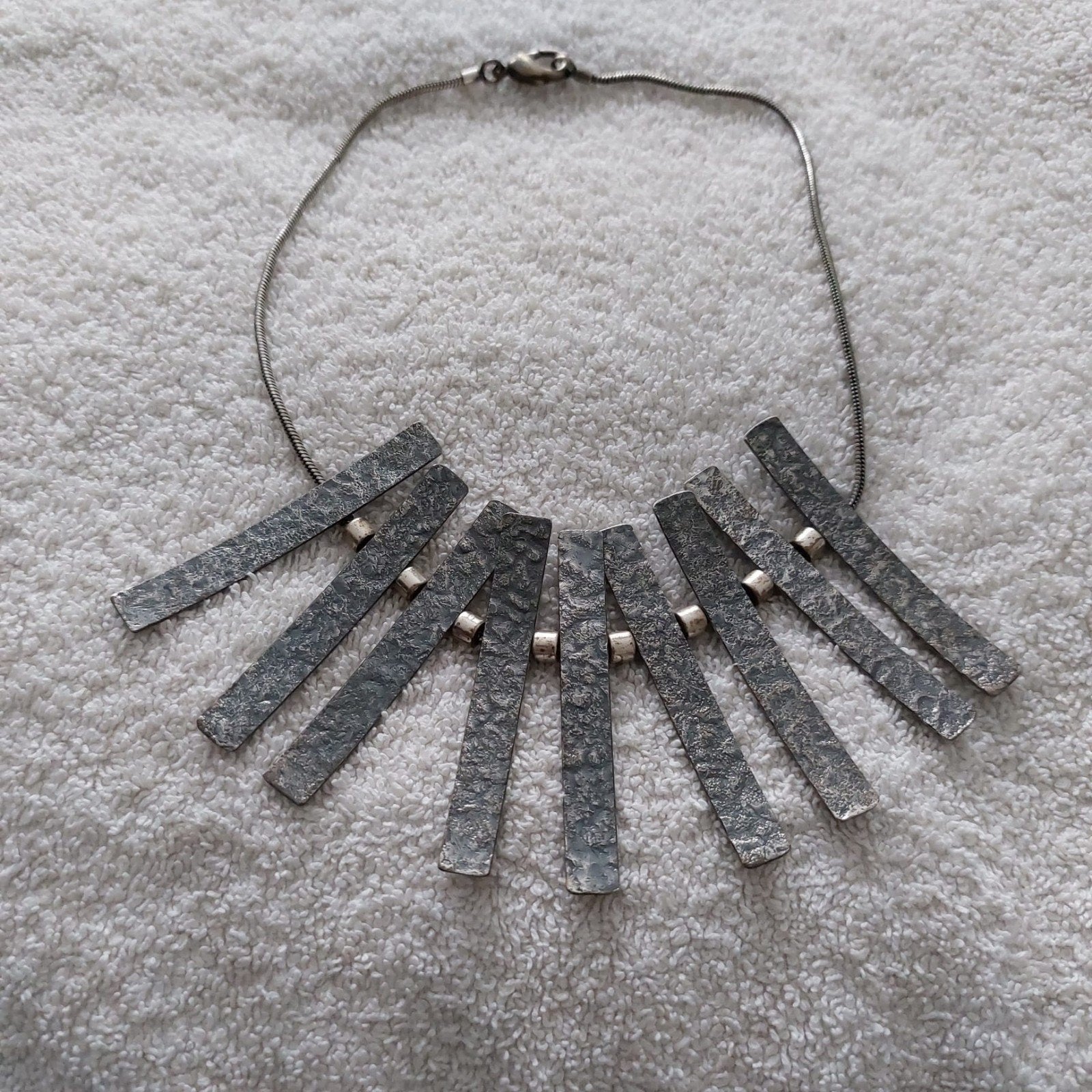Ketting met verschillende staafjes., Verzenden, Zo goed als nieuw, Zilver, Overige materialen