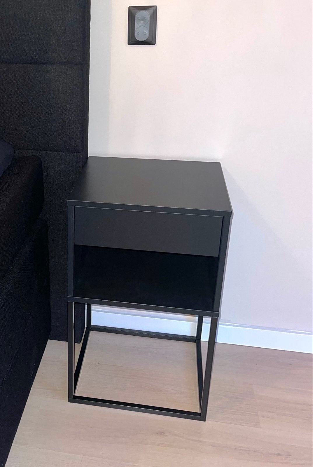 2x Zwart Nachtkastje met Lade, Huis en Inrichting, Slaapkamer | Nachtkastjes, Ophalen, Gebruikt, Minder dan 45 cm, 55 tot 70 cm