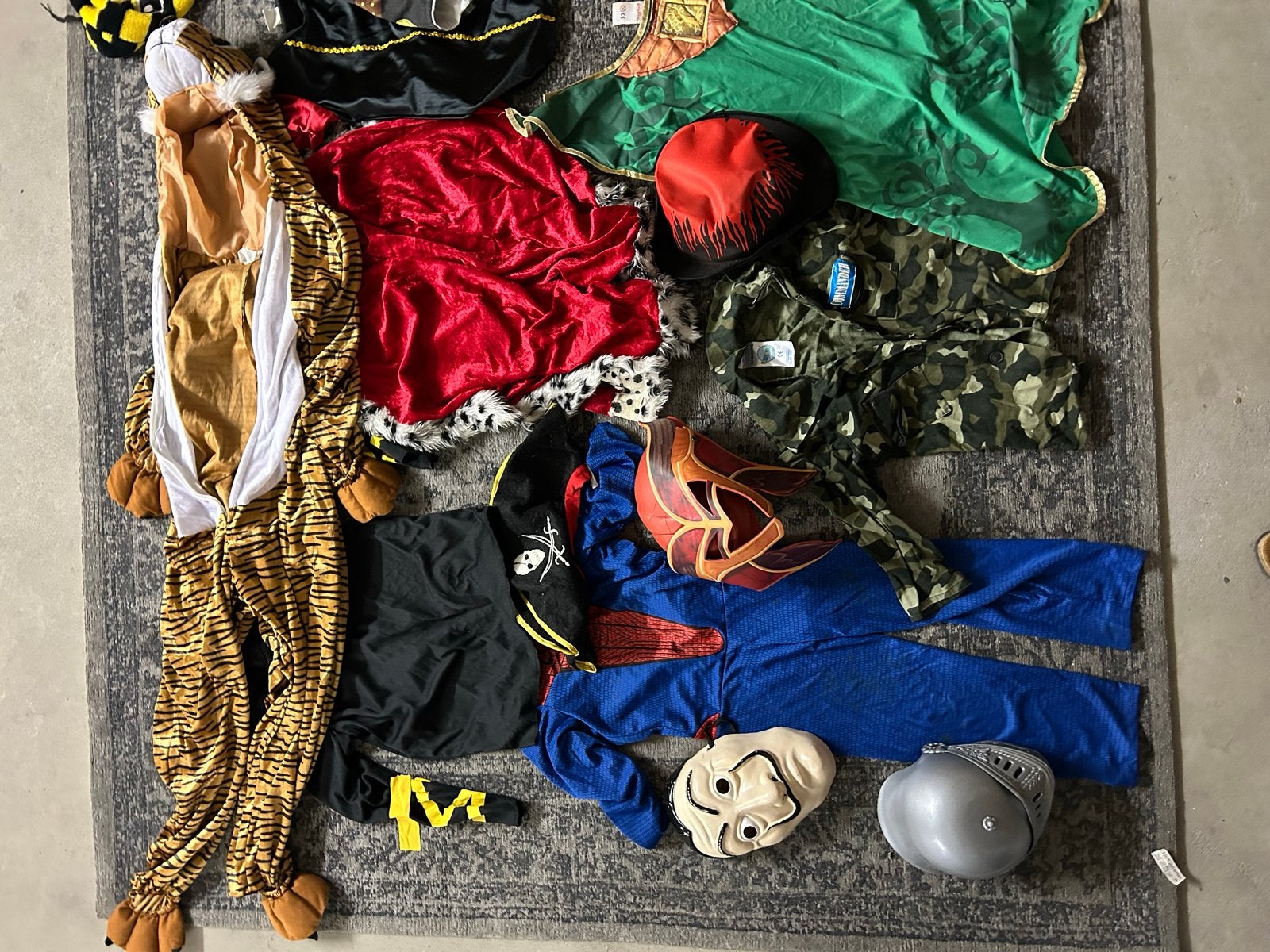 Grote partij verkleedkleren voor kinderen (5-10 jaar), Ophalen of Verzenden, Gebruikt, 110 t/m 116, Jongen of Meisje
