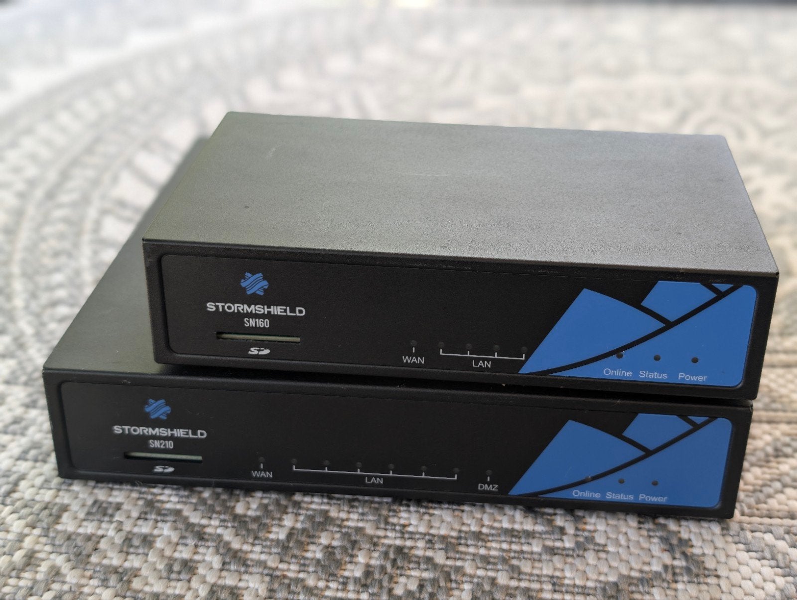 2 werkende StormShield SN160/SN210 zonder AC adapters, Verzenden, Gebruikt, Router, StormShield