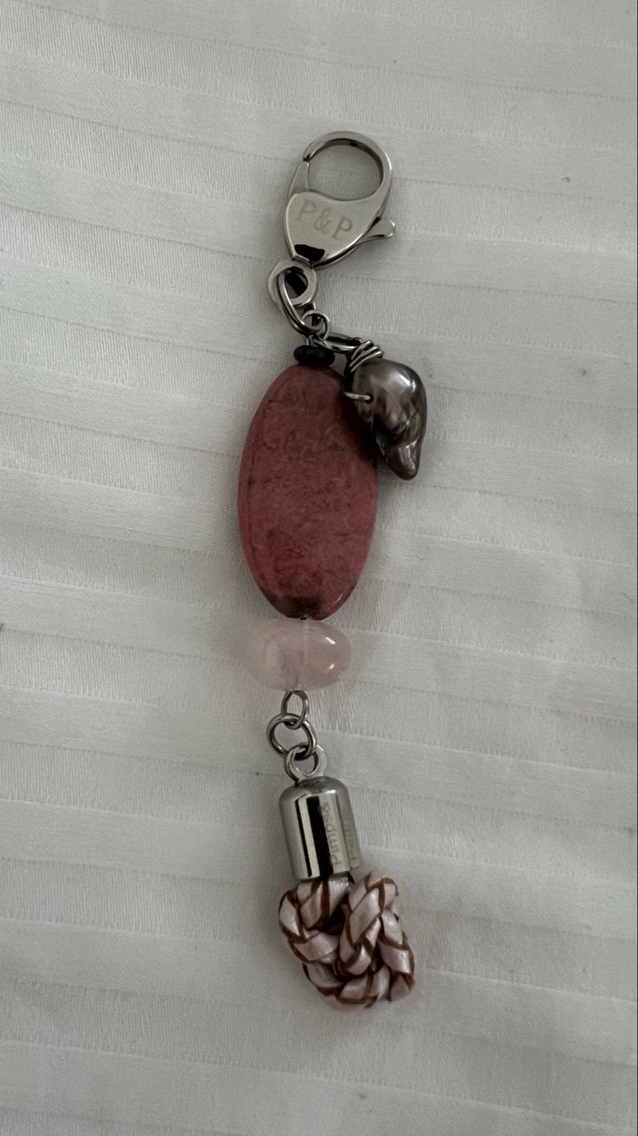 Pimps and Pearls bedel, Sieraden, Tassen en Uiterlijk, Ophalen of Verzenden, Nieuw, Overige materialen, Overige merken