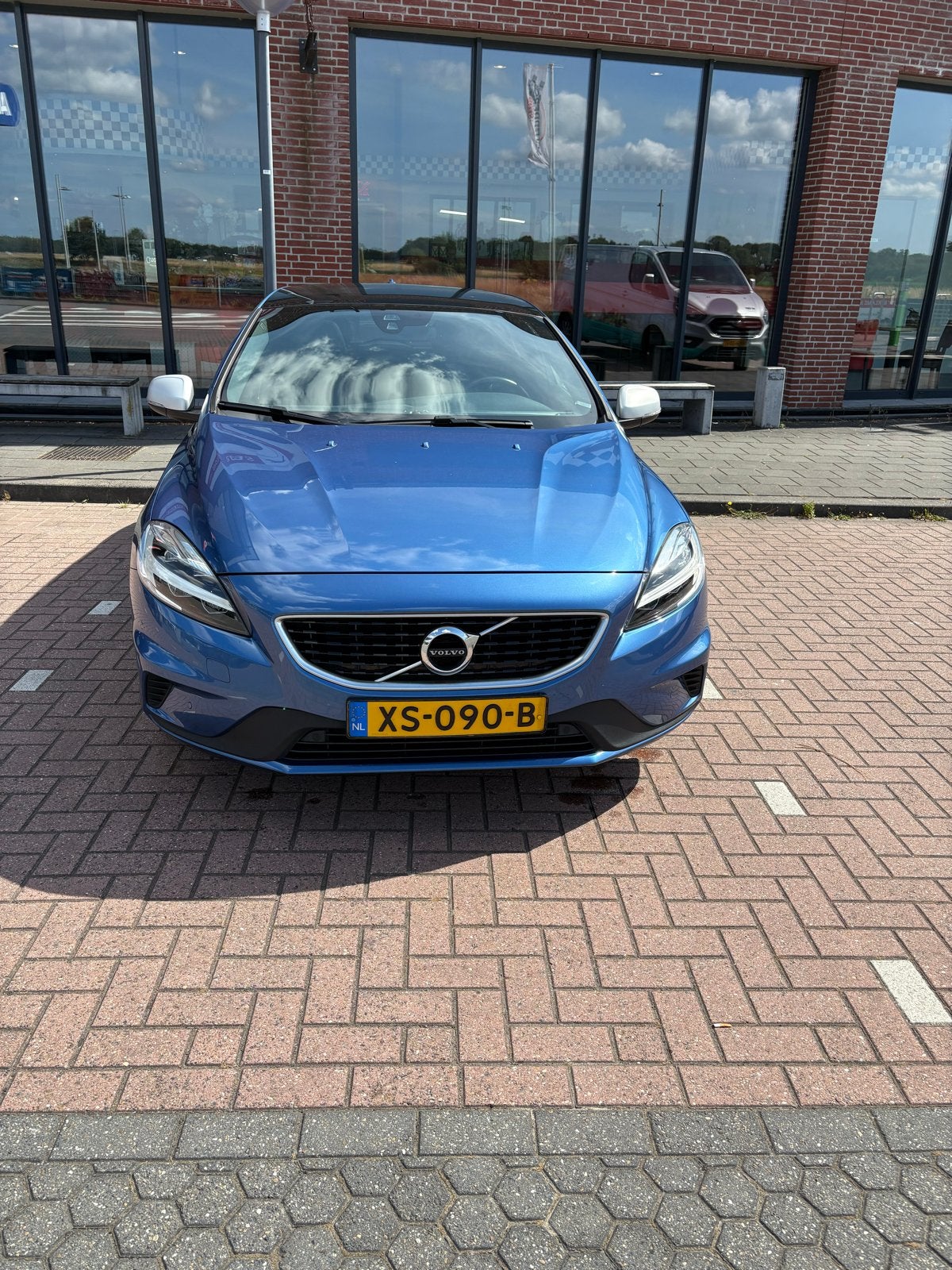 Volvo V40 1.5 T3 152PK Geartronic 2019 Blauw, Auto's, 1498 cc, 4 cilinders, 700 kg, Blauw