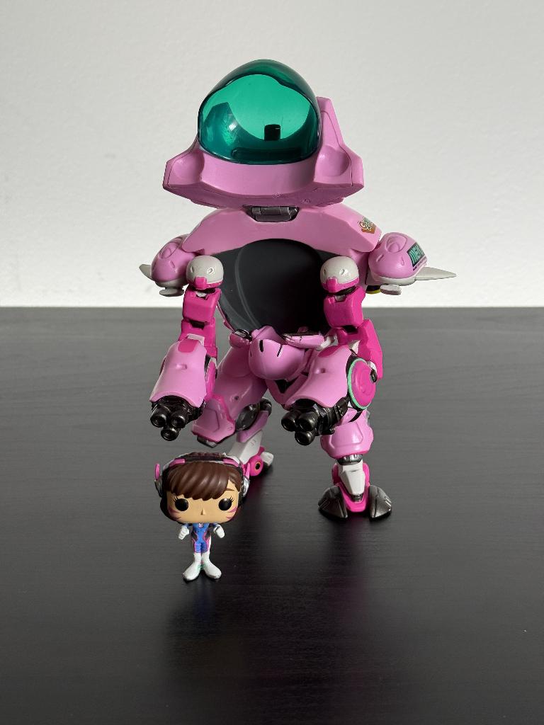 Funko Pop! 177 D.Va with Meka (Overwatch), Ophalen of Verzenden, Zo goed als nieuw