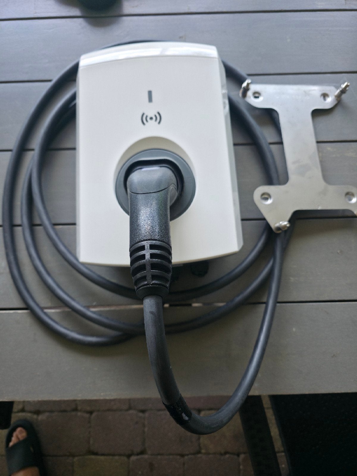 Alfen Eve Single S-line met vaste kabel., Ophalen, Zo goed als nieuw, Laadpaal
