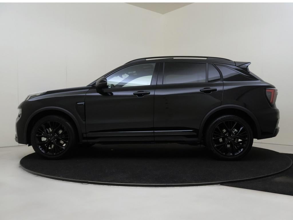 Lynk & Co 01 | MORE | UIT VOORRAAD LEVERBAAR | Panoramadak |, Auto's, Lynk & Co, 1800 kg, Zwart, 4 cilinders, Zwart