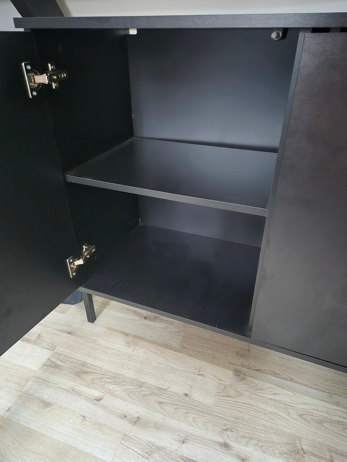 Zwarte dressoir Queen van Meubella 150 cm, Ophalen, Overige materialen, Gebruikt, 25 tot 50 cm