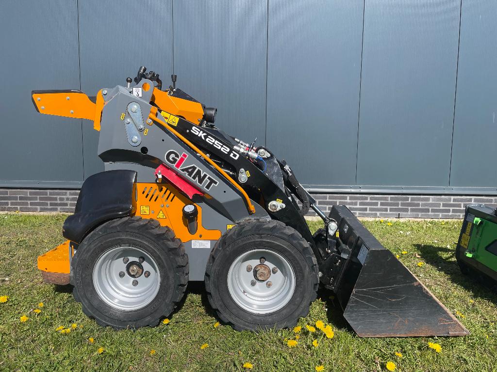 Giant Skidster. Sk 252 D lader., Ophalen of Verzenden