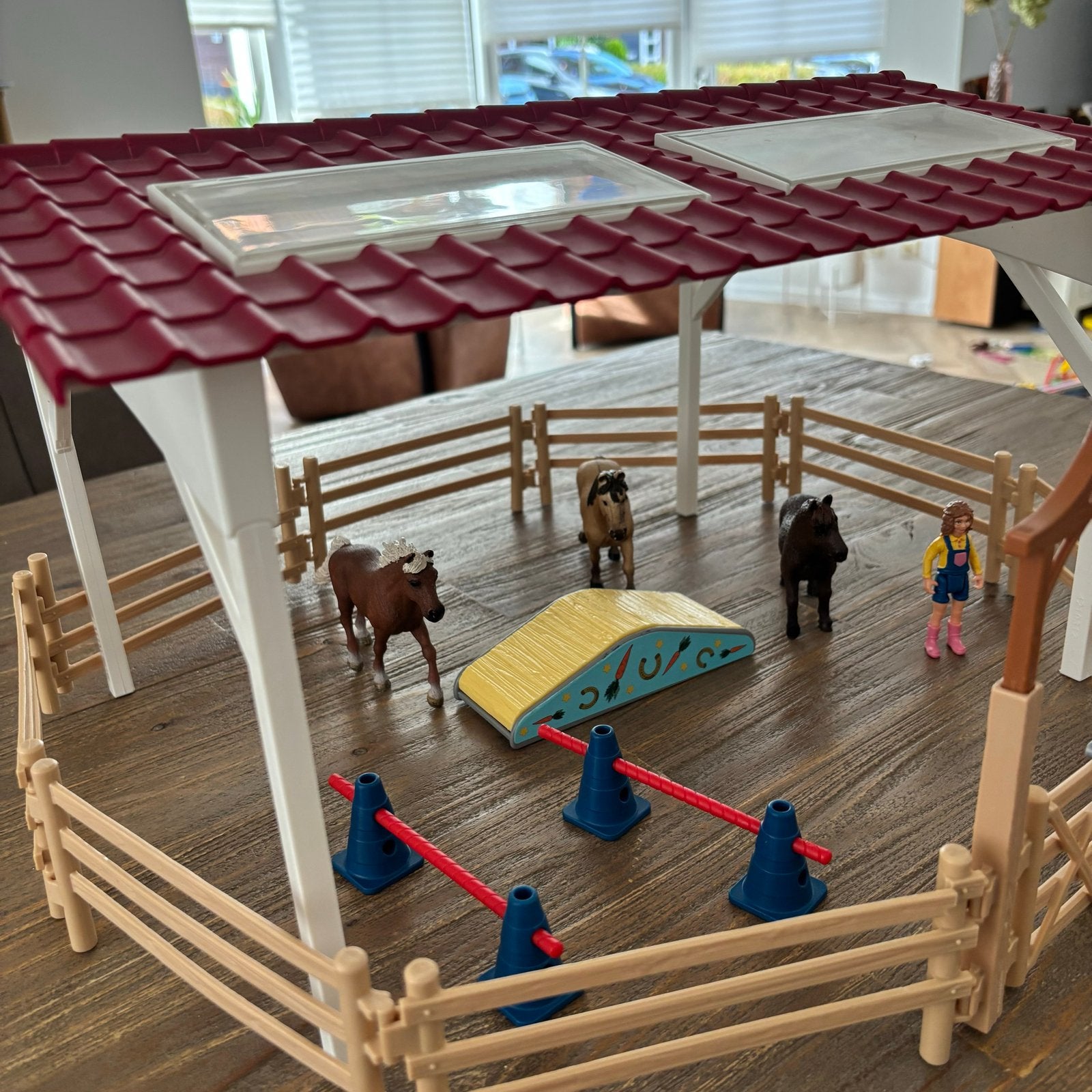 Schleich paardenmanege met springparcours en accessoires, Ophalen of Verzenden, Gebruikt