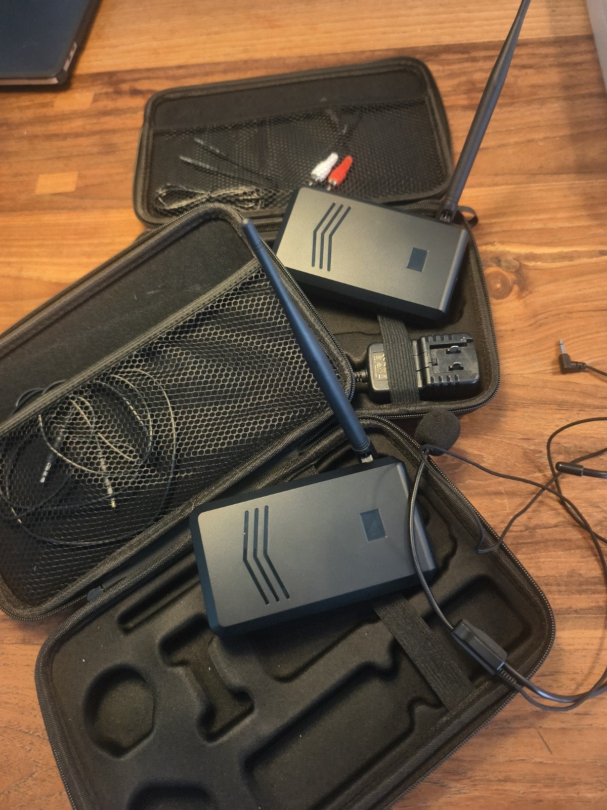19 silent Disco Koptelefoons met 2 Zenders en Opladers, Audio, Tv en Foto, Overige merken, Gebruikt, Draadloos, Ophalen of Verzenden