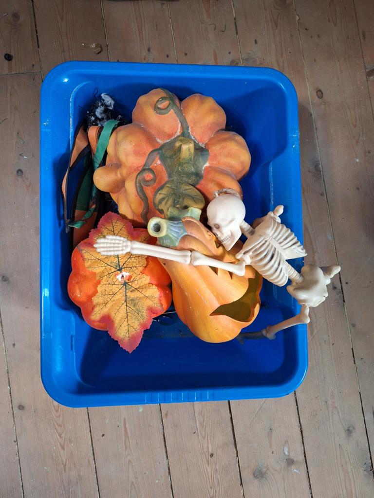 Helloween spullen, Ophalen