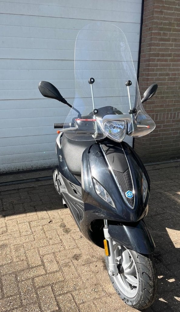 Piaggio New Fly 4t lage km snor scooter zip blauw kenteken, Overige merken, Ophalen of Verzenden, Zo goed als nieuw, Benzine