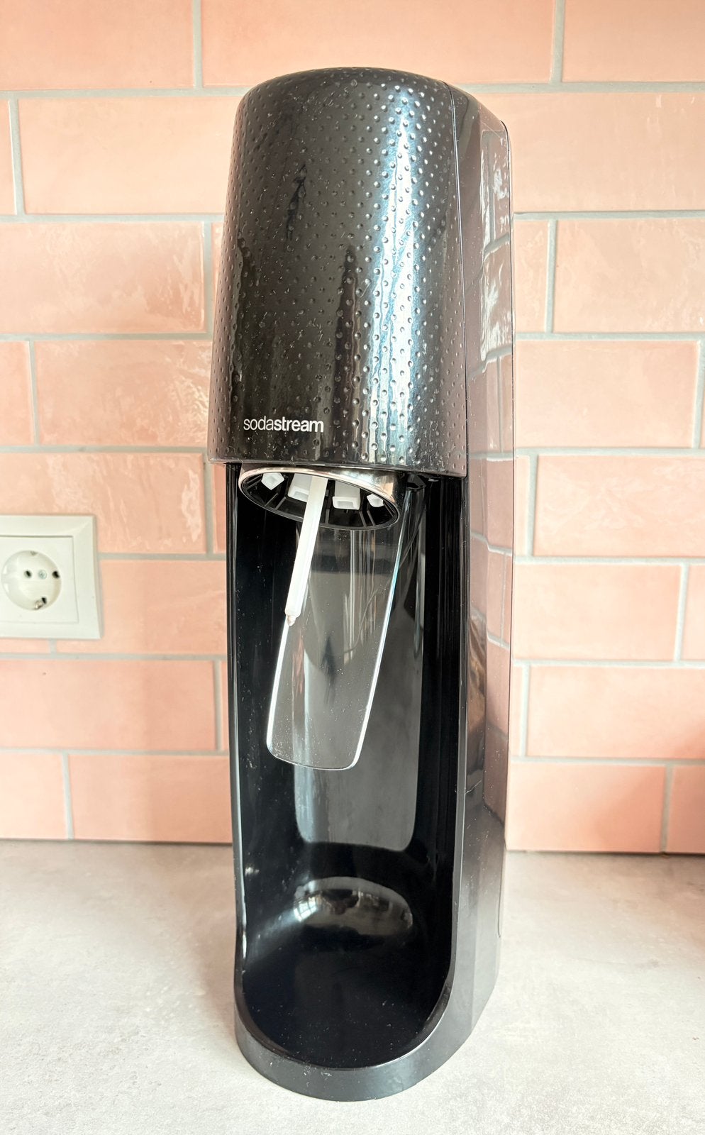 SodaStream Spirit zwart met bijna volle CO2-cilinder, Ophalen of Verzenden, Zo goed als nieuw
