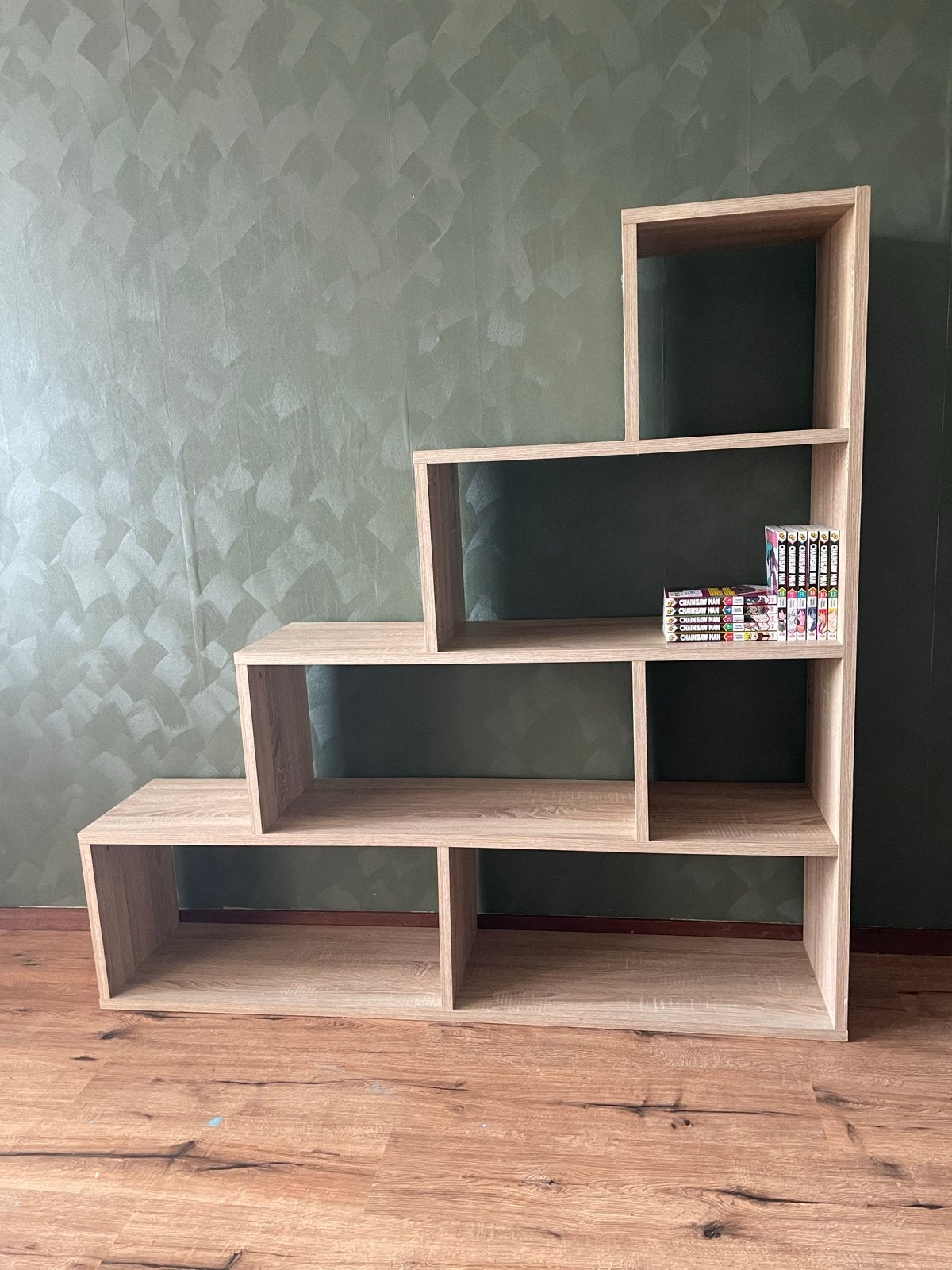 Moderne trapvormige boekenkast - 148x148x32,5 cm, Ophalen, Met plank(en), 100 tot 150 cm, Zo goed als nieuw