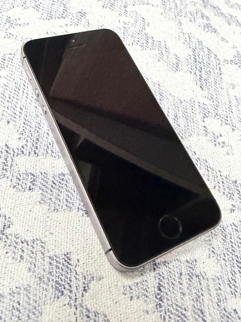 iPhone SE (1e gen) – Space Gray – 16GB – Accu 100% (Zgan!), Telecommunicatie, Mobiele telefoons | Apple iPhone, 16 GB, Zwart, Ophalen of Verzenden