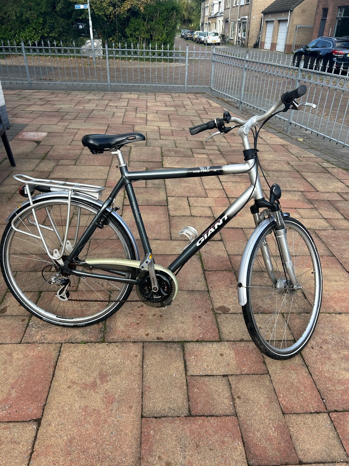 Giant Metro RS 3 (21 versnellingen), Fietsen en Brommers, Ophalen, Gebruikt, Velgrem, Versnellingen
