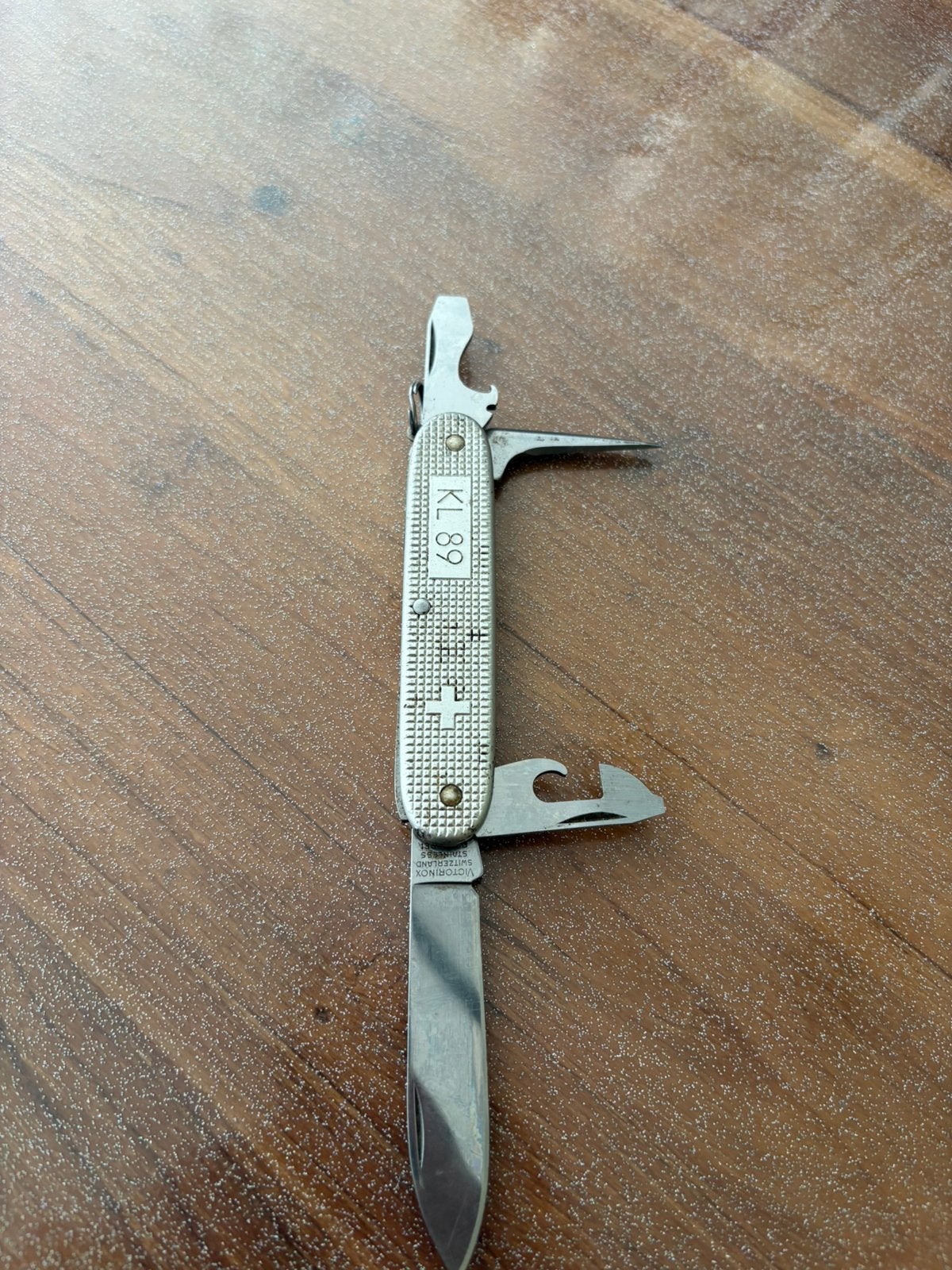 Victorinox Zwitsers zakmes, model KL 89, Ophalen of Verzenden, Landmacht, Nederland, Mes of Dolk