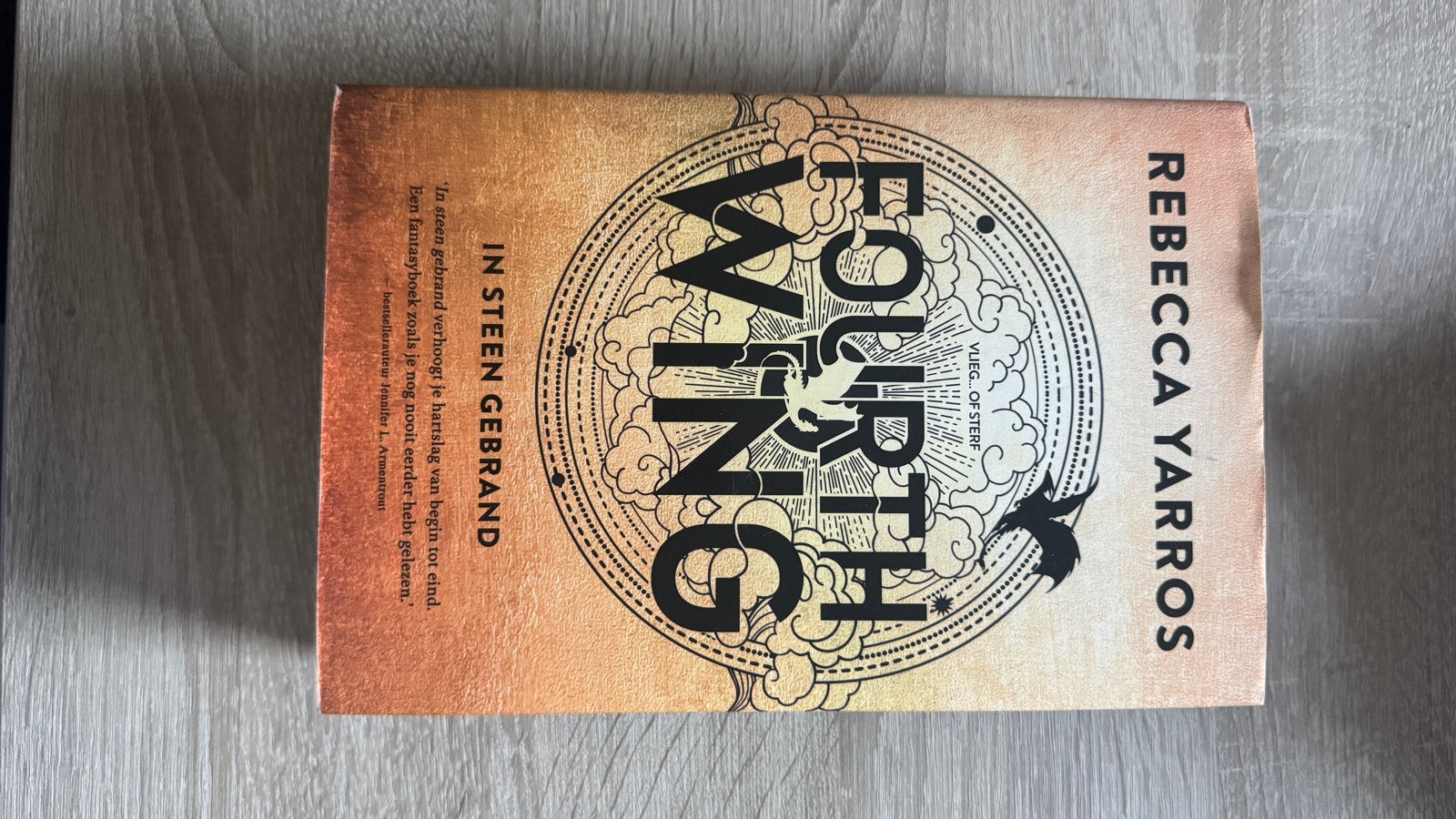 Fourth Wing - Rebecca Yarros (In Steen Gebrand), Boeken, Ophalen of Verzenden, Gelezen