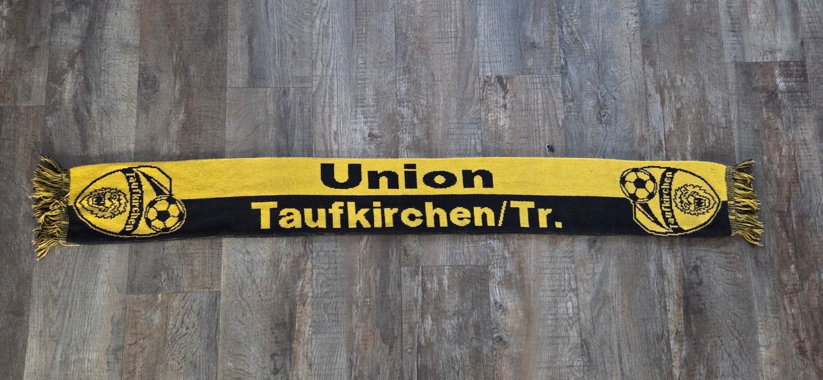 Sjaal Union Taufkirchen, Verzamelen, Sportartikelen en Voetbal, Ophalen of Verzenden, Zo goed als nieuw, Buitenlandse clubs, Vaantje of Sjaal