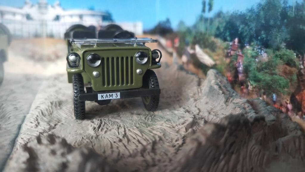 Willys Jeep 007 Octopussy 1:43 James Bond collection Pol, Hobby en Vrije tijd, Modelauto's | 1:43, Overige merken, Auto, Verzenden