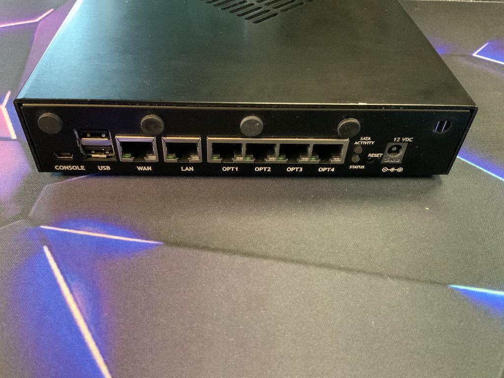 Netgate pfSense router SG-4860, Ophalen of Verzenden, Gebruikt, Router