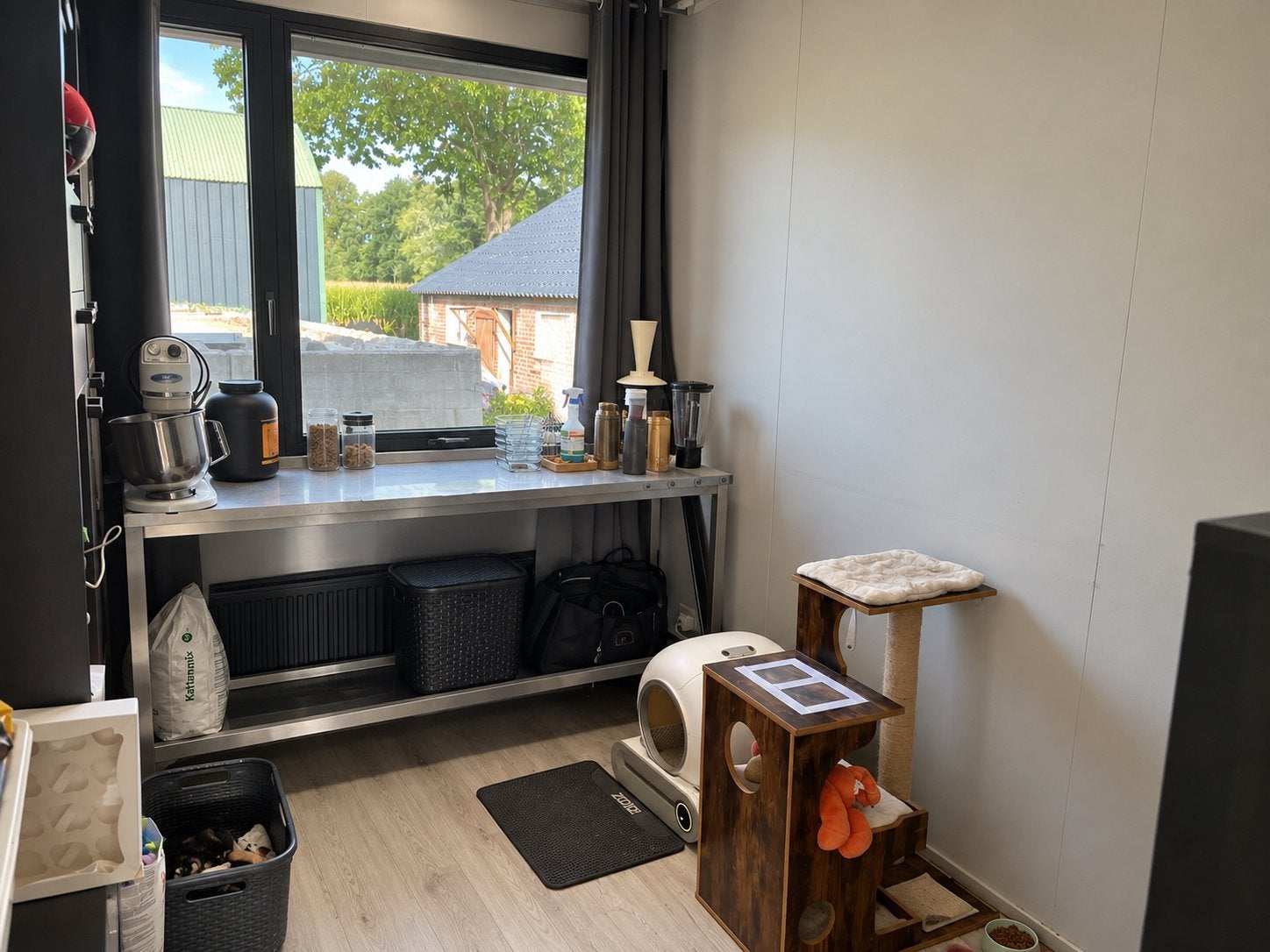 Foto 14 van Zeer ruime luxe woonunit 175 m2 met airco--CV-bedrijfsruimte