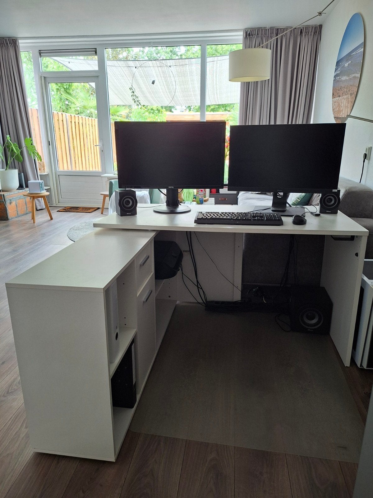 Gratis hoekbureau.  Vrijdagavond ophalen, 10 juli., Ophalen, Met lades, Hoekbureau, Zo goed als nieuw