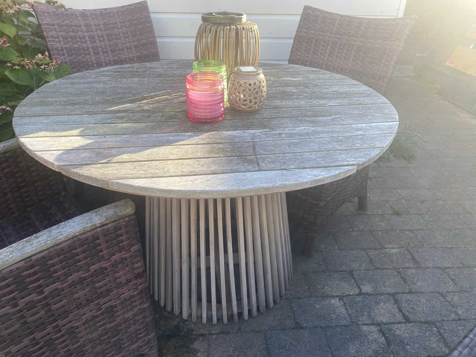 Ronde tuintafel van teakhout met 6 wicker stoelen, Ophalen, Gebruikt, Rond, Hout