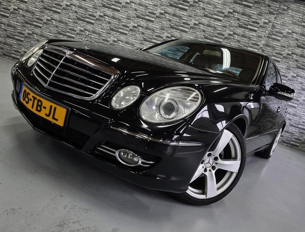 Schitterende Mercedes E-klasse 280 Avantgarde *NL auto*NAP*!, Auto's, Automaat, Achterwielaandrijving, Gebruikt, Automatische klimaatregeling