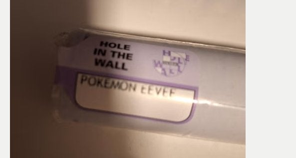 Oude Pokeman Evee poster hole in the wall nieuw ongebruikt, Verzamelen, Posters, Ophalen of Verzenden, Nieuw, A1 t/m A3, Film en Tv