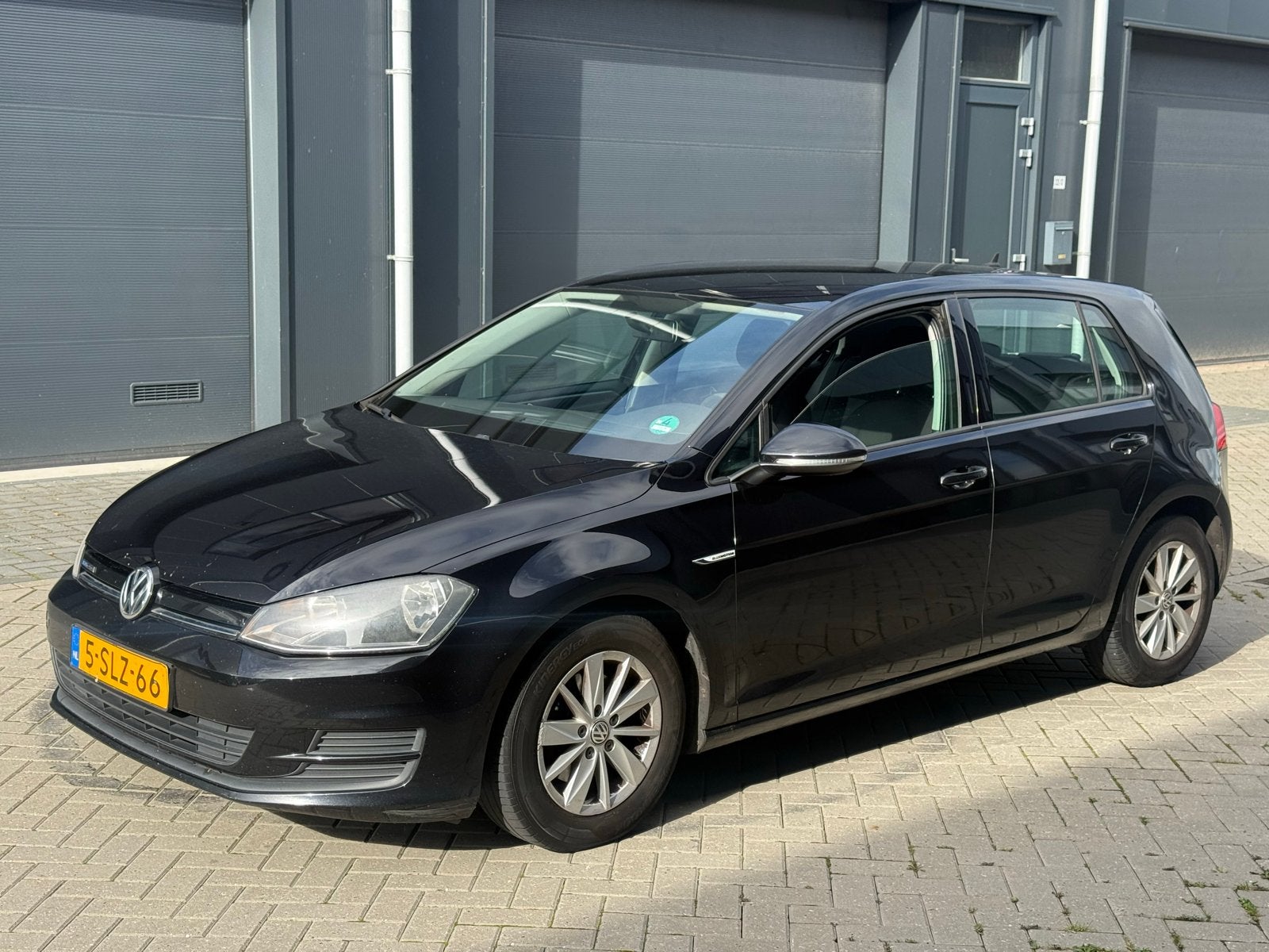 Volkswagen Golf 1.6 TDI 81KW 5D Blue Motion 2013 Zwart, Auto's, Voorwielaandrijving, 4 cilinders, Zwart, Origineel Nederlands