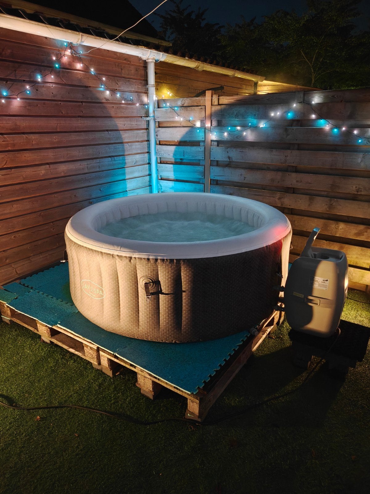Lay-Z-Spa Havana + WiFi AirJet pomp | Zeer nette staat, Ophalen, Zo goed als nieuw