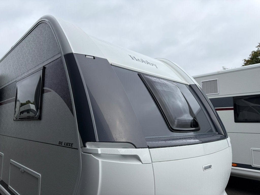 Hobby De Luxe 540 UL Model 2027 en 1800 kg as!, Caravans en Kamperen, Serviceluik, Rondzit, Hobby, Bedrijf