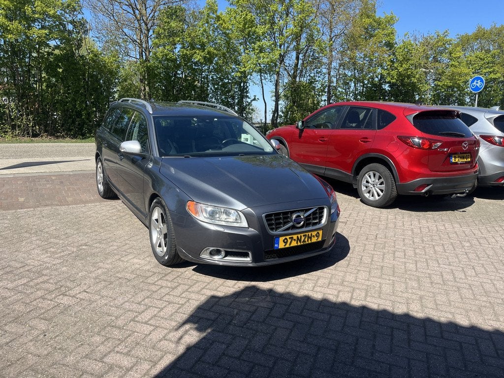 Volvo V70 2.0T R-Edition TREKHAAK AUTOMAAT STOELVERWARMING L, Auto's, Volvo, Euro 5, Zwart, 4 cilinders, 203 pk