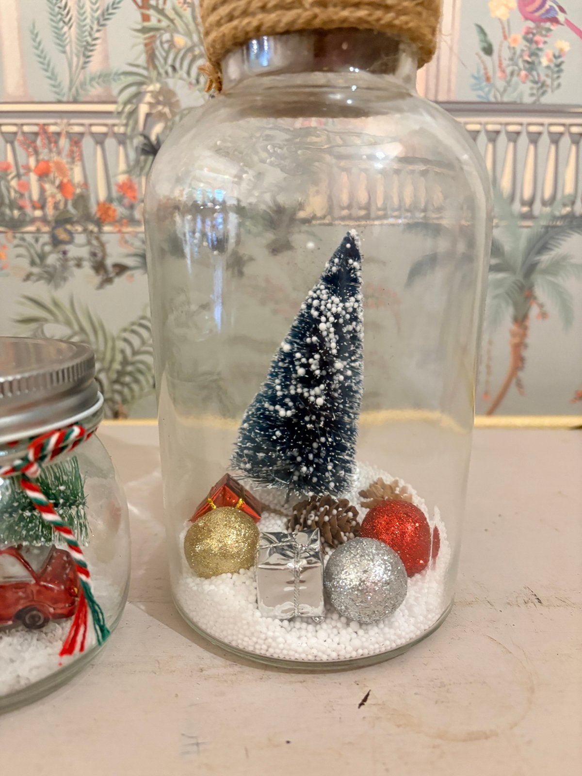Prachtige Kerstset van 2 Glazen Potten met Wintertaferelen, Ophalen of Verzenden, Zo goed als nieuw