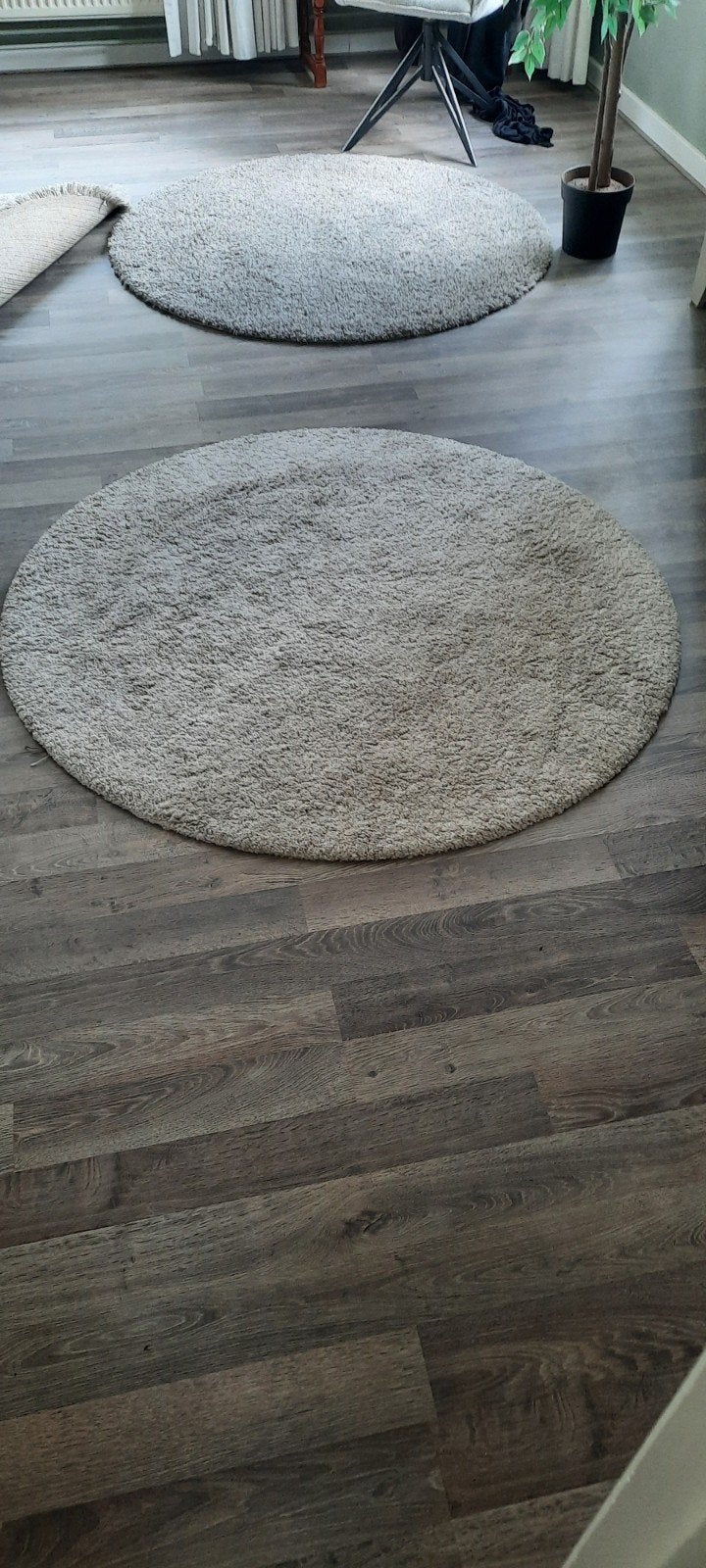 2x IKEA Ådum Vloerkleed Rond 130 cm, € 20 per stuk - Beige/G, Gebruikt, Ophalen of Verzenden, 100 tot 150 cm, 100 tot 150 cm