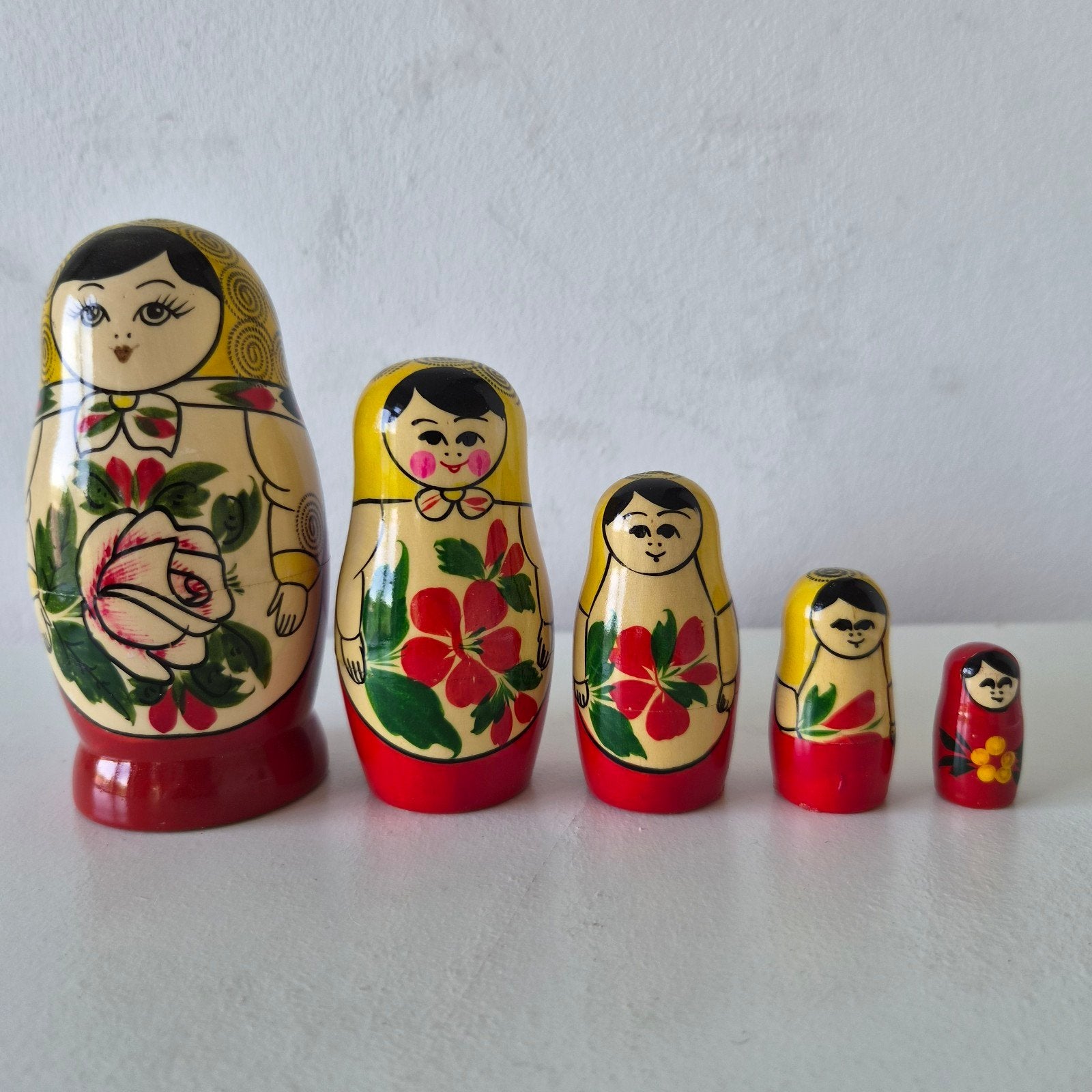 Khohloma stijl matryoshka poppen set van x5, Ophalen of Verzenden, Zo goed als nieuw, Pop