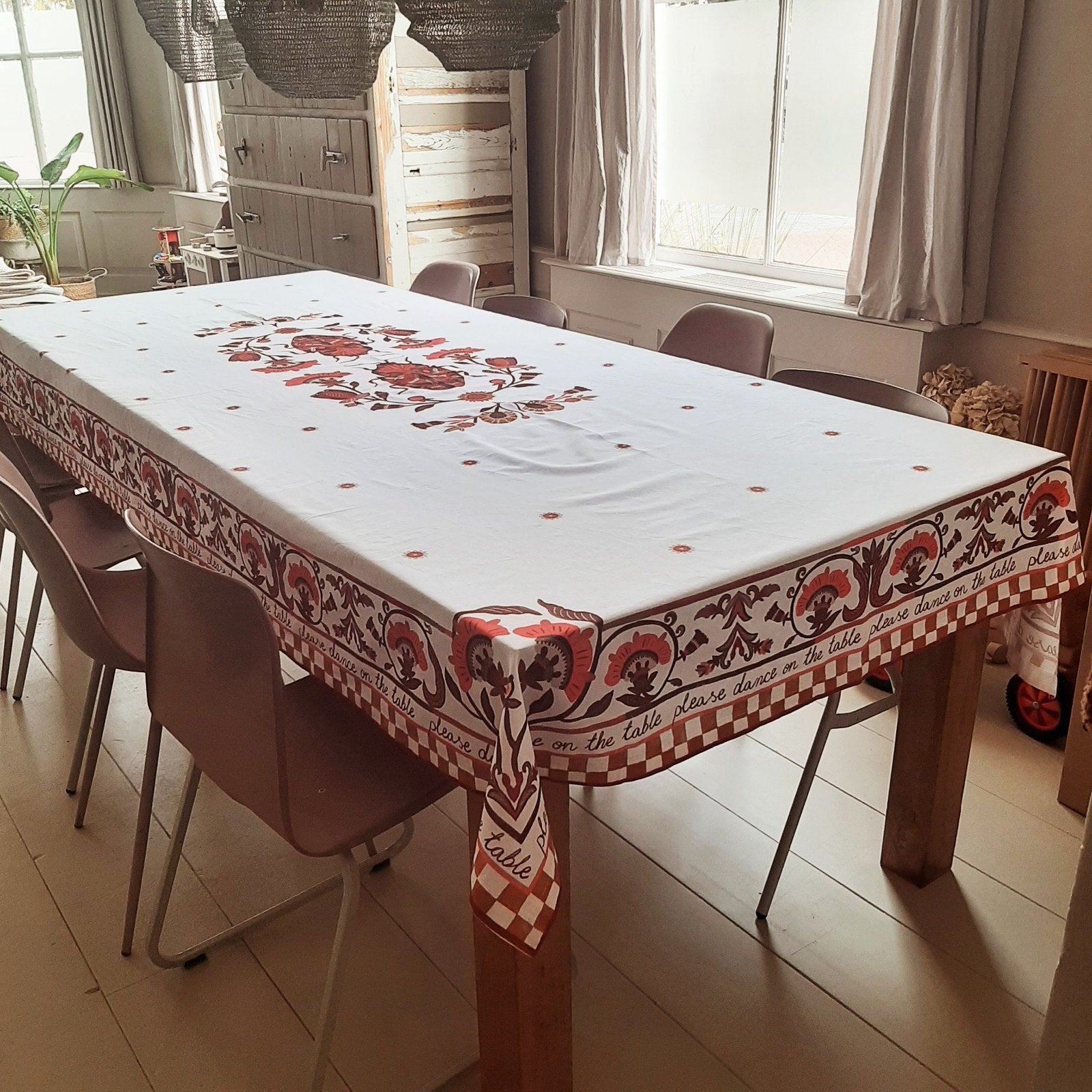 Sissyboy tafelkleed 1.60 x 3.00 bruin oranje wit, 150 tot 200 cm, Ophalen of Verzenden, Zo goed als nieuw, Bruin