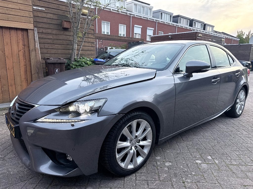 Lexus IS 300H 2.5 Hybrid automaat 56dkm nap eerste eigenaar, Auto's, Automaat, Achterwielaandrijving, 181 pk, 23 km/l