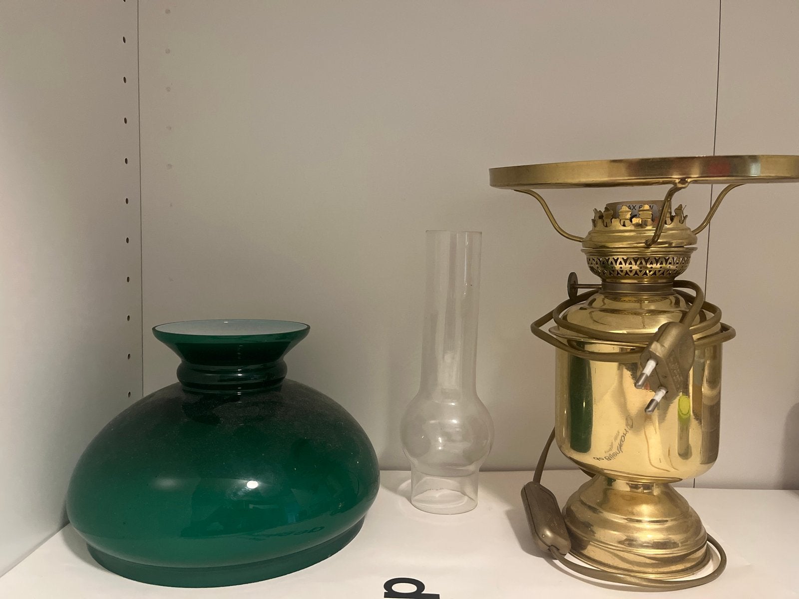 Vintage olielamp met groene glazen kap, Ophalen