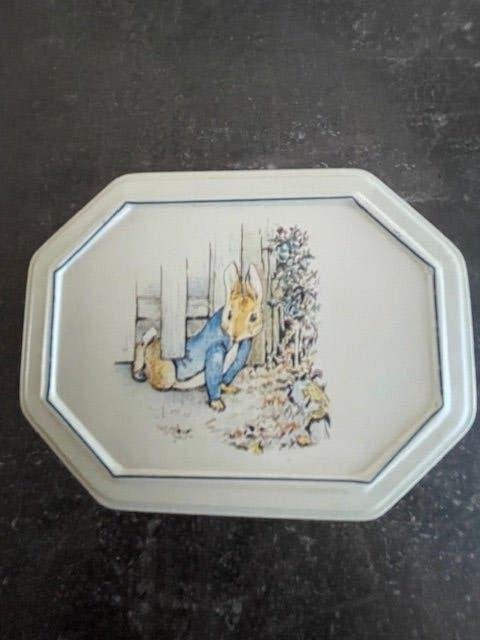 Beatrix Potter Peter Rabbit Under Gate, Blik Blikje Konijn, Verzamelen, Ophalen of Verzenden, Nieuw, Dier
