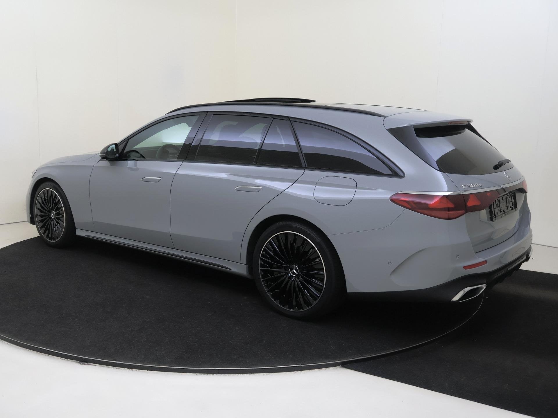 Mercedes-Benz E-klasse Estate 300 e AMG Line / Premium Plus/, Achterwielaandrijving, Gebruikt, Euro 6, 4 cilinders