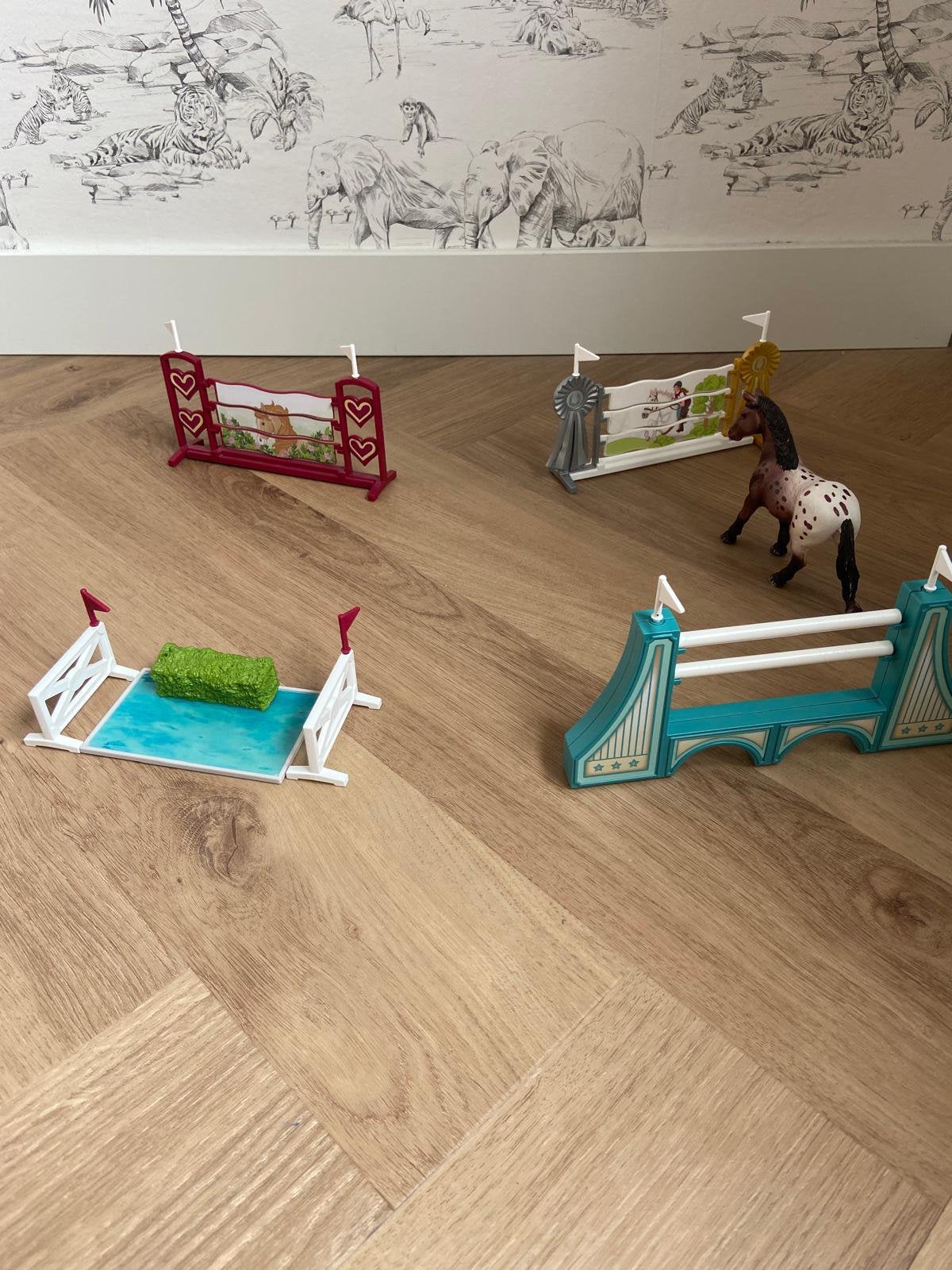 Schleich spring set plus extra paard, Ophalen, Zo goed als nieuw