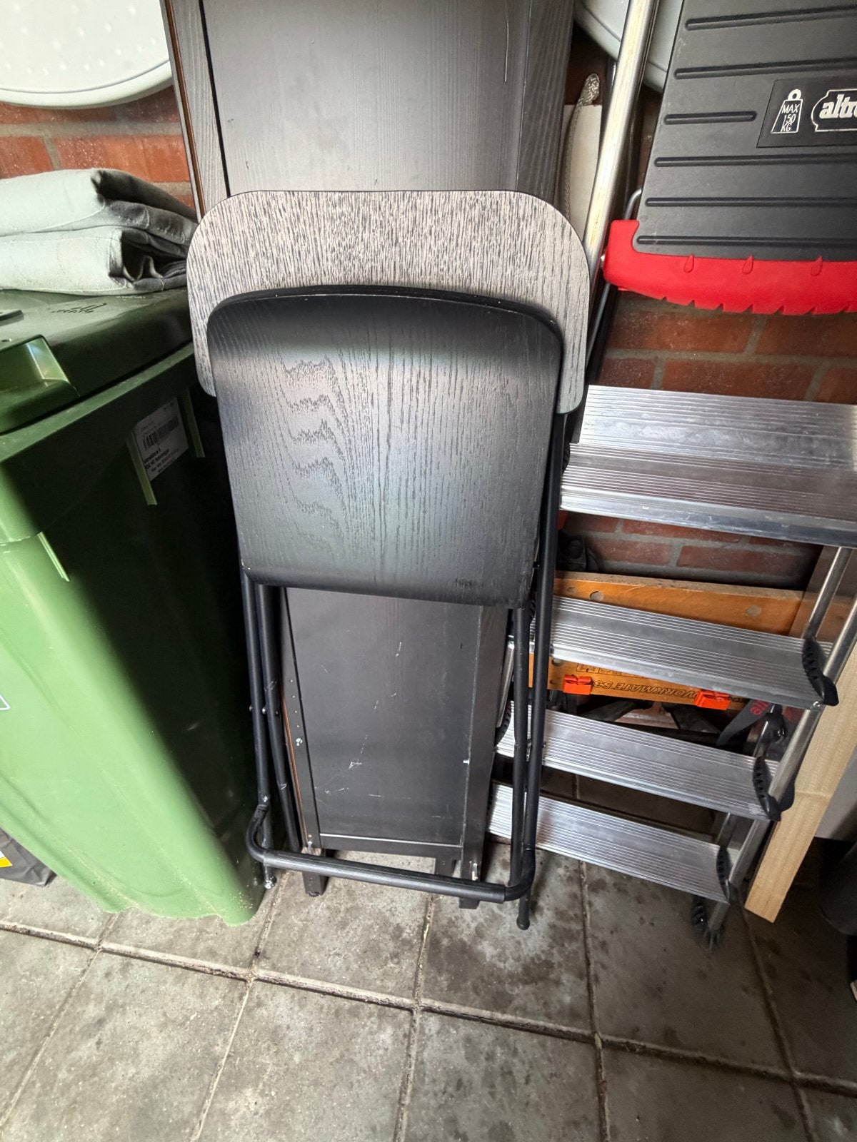 Inklapbare hoge kruk - Zo goed als nieuw, Ophalen, Met voetsteun, 60 tot 90 cm, Zo goed als nieuw