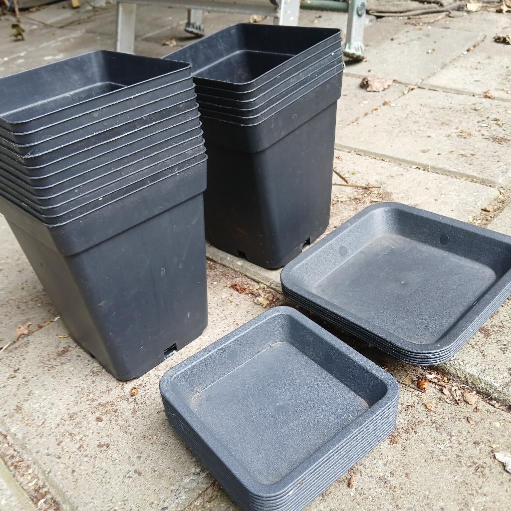 17 stks. Pöppelman 15x15x20 met vierkante onderzetters, Tuin en Terras, Bloempotten, Kunststof, Gebruikt, Vierkant, Ophalen of Verzenden