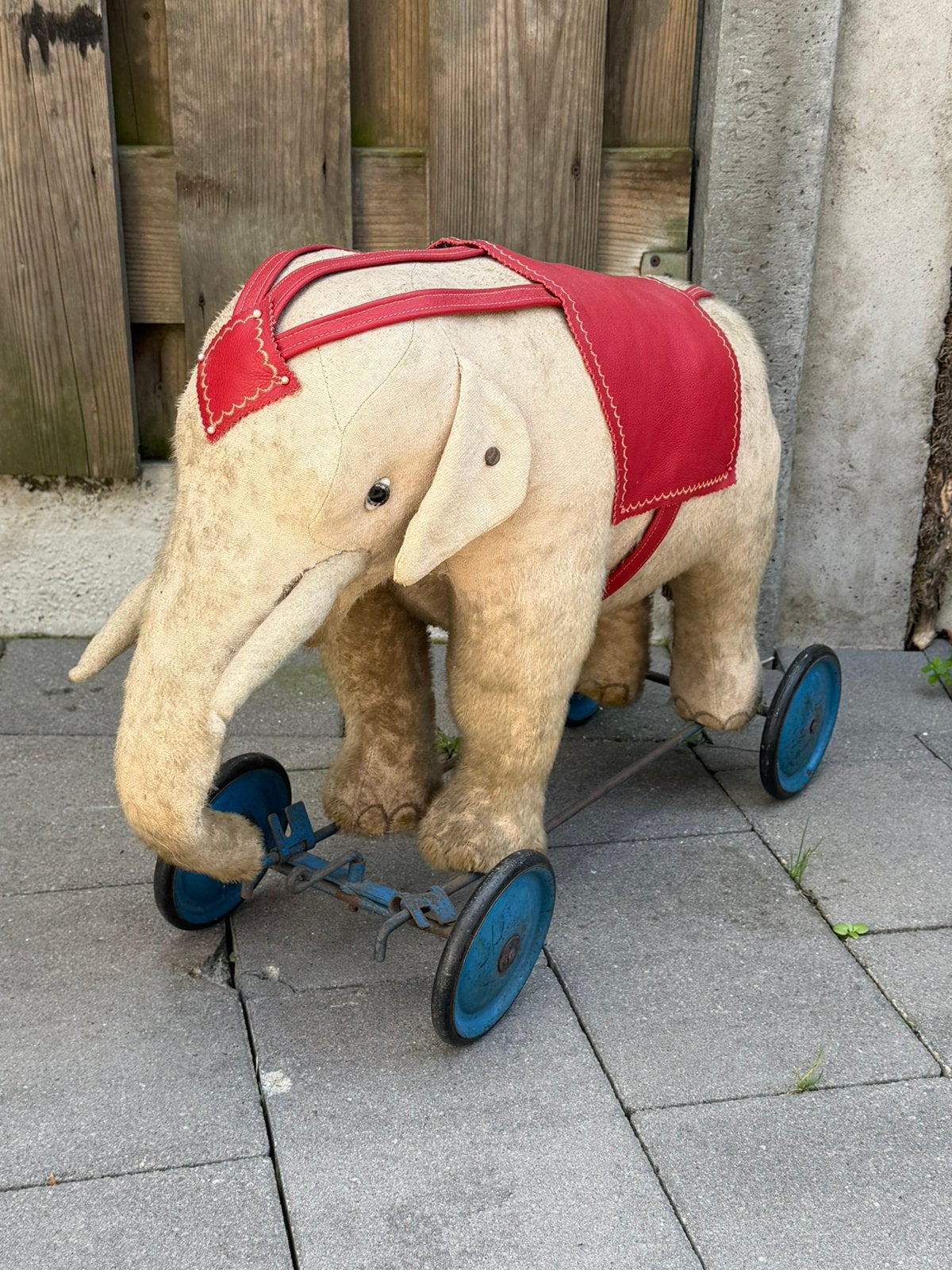 Antieke Olifant op wielen 1920. - Museum stuk., Ophalen of Verzenden