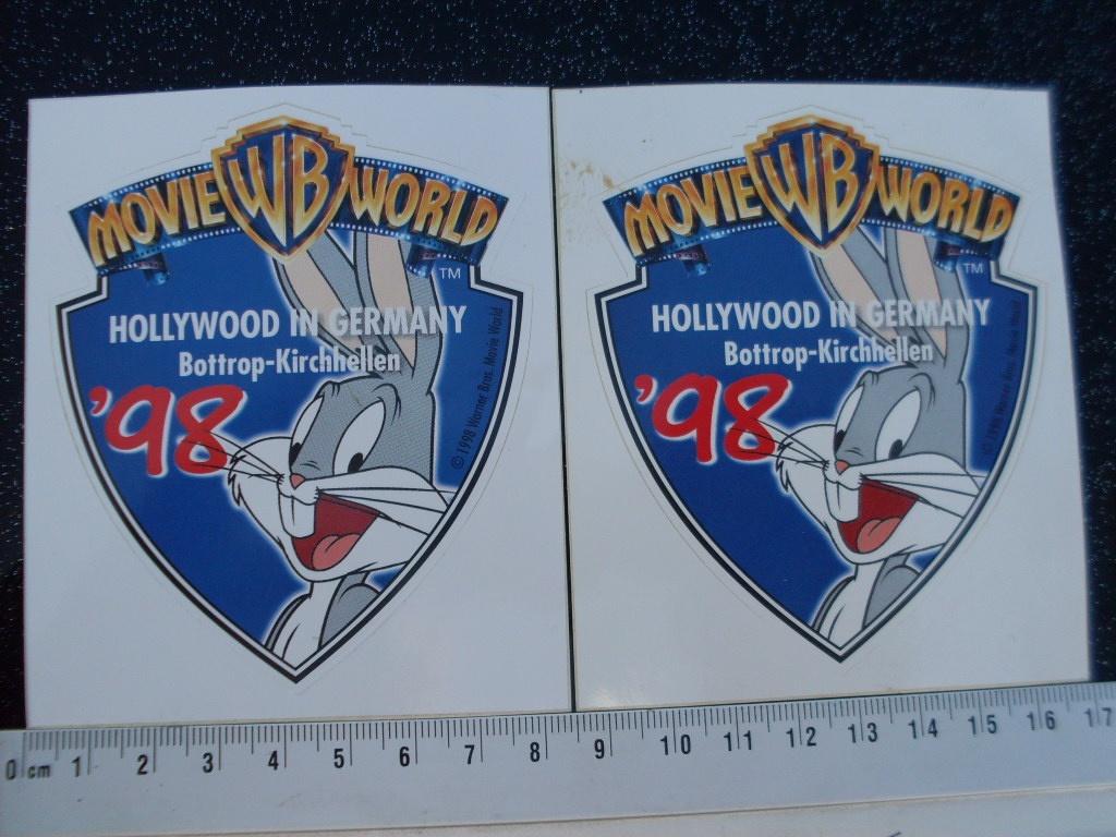 2x sticker movie world WB warner bross 1998 bugs bunny, Verzenden, Zo goed als nieuw, Bedrijf of Vereniging