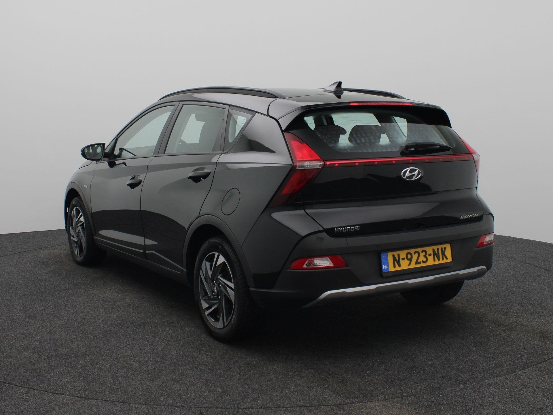 Hyundai Bayon 1.0 T-GDI Comfort | Achteruitrijcamera | Airco, Auto's, Voorwielaandrijving, 12 maanden, Gebruikt, Origineel Nederlands
