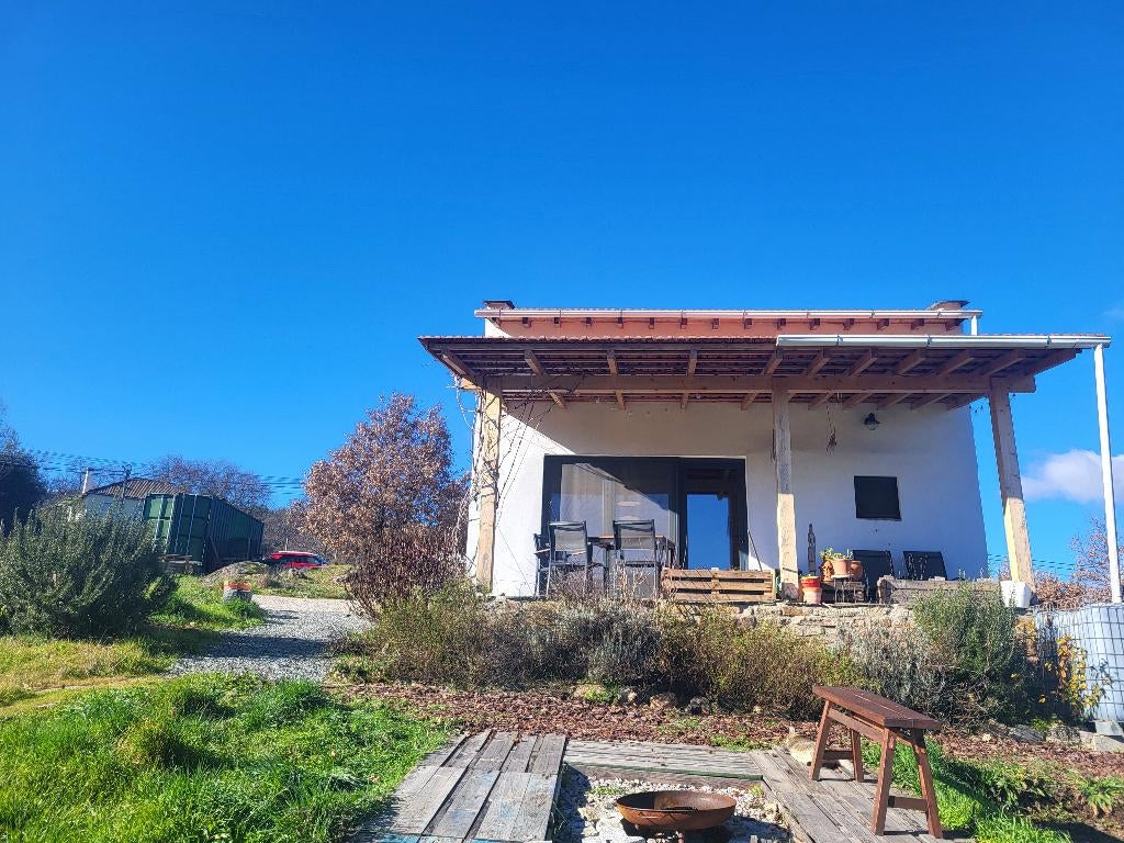 Uniek huis met 0,5 hectare grond te koop in Noord Portugal, Huizen en Kamers, Buitenland, Dorp, 75 m², Woonhuis, Portugal