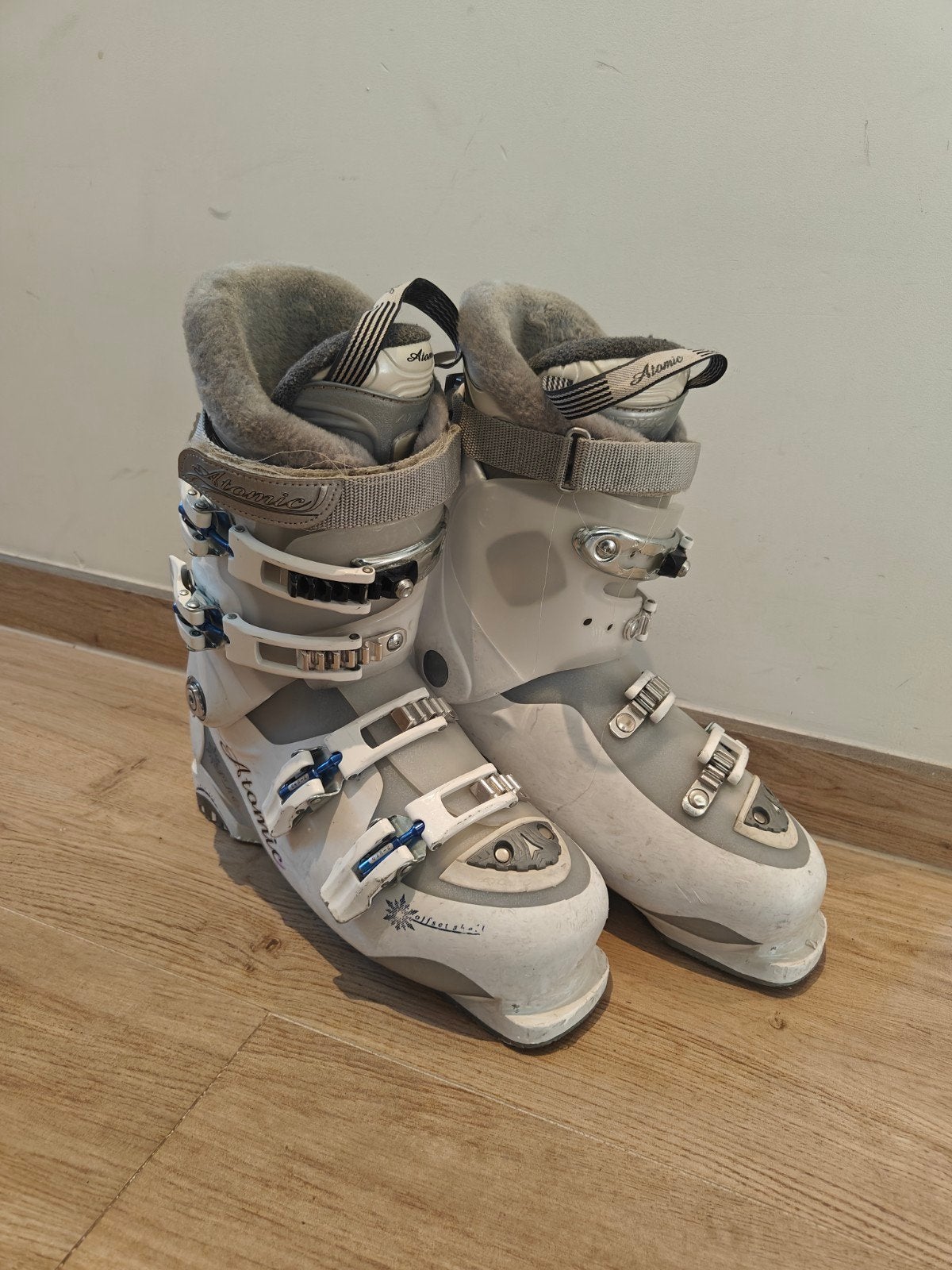 Atomic Balanze skischoenen - Dames - 26,5/27,0, Ophalen, Gebruikt, Schoenen, Atomic