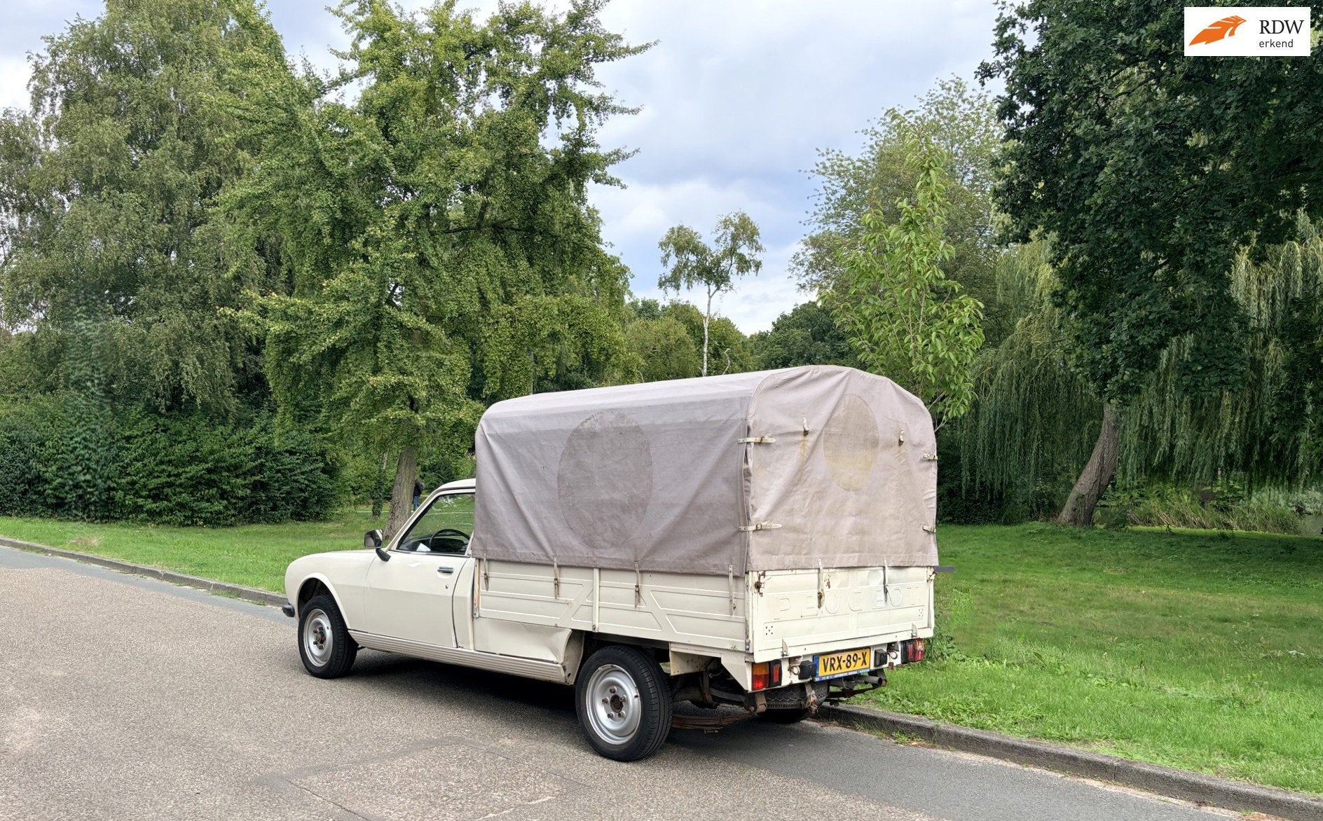 Peugeot 504 pick up Zeer zeldzaam van de 2de eigenaar!, Auto's, Achterwielaandrijving, Gebruikt, 4 cilinders, 1796 cc